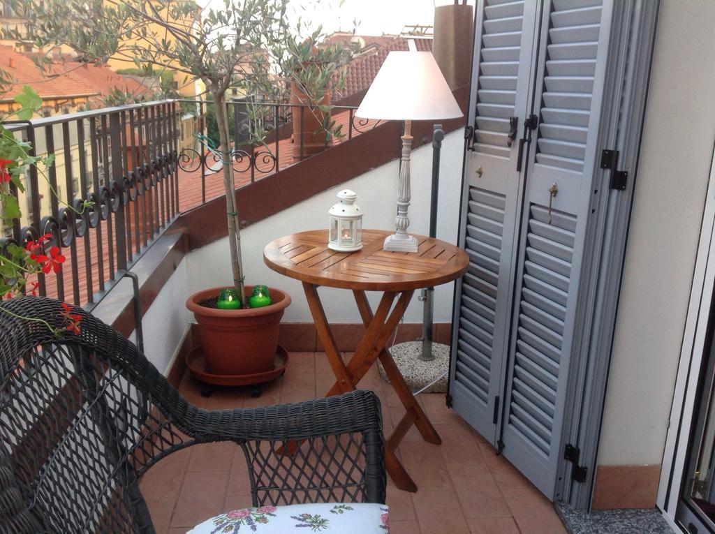 Apartment Pied A Terre With Terrazza In Milan City Center Номер фото